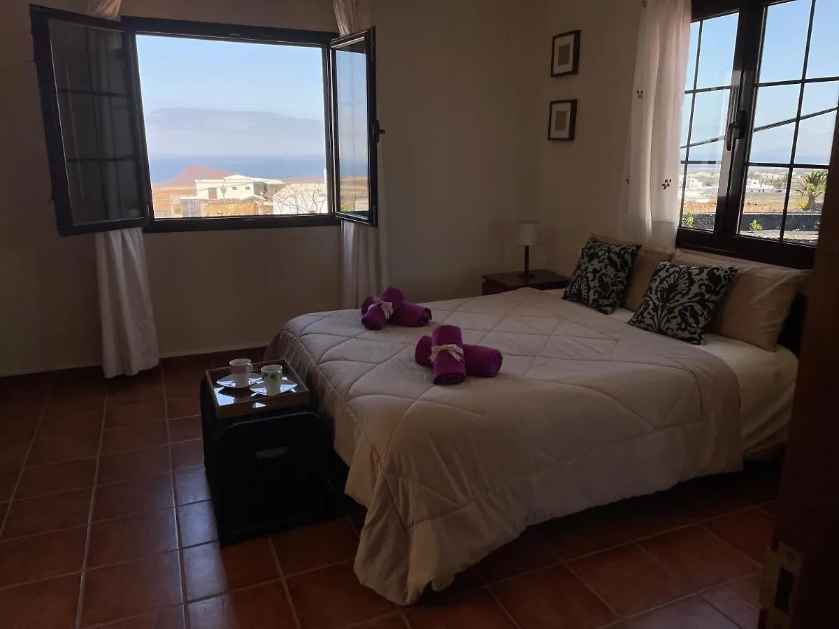 Holiday home Casa El Guirre - Tinajo Villa