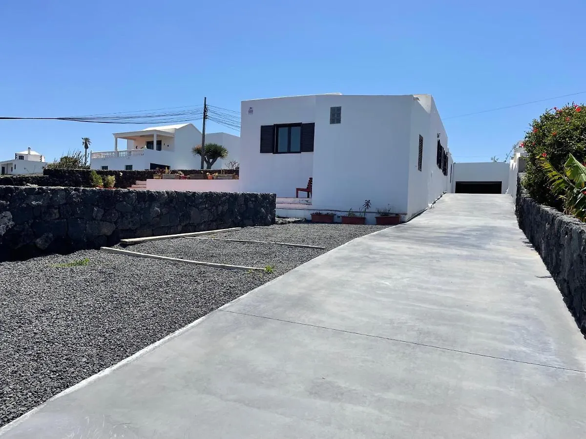 Holiday home Casa El Guirre - Tinajo Villa Spain