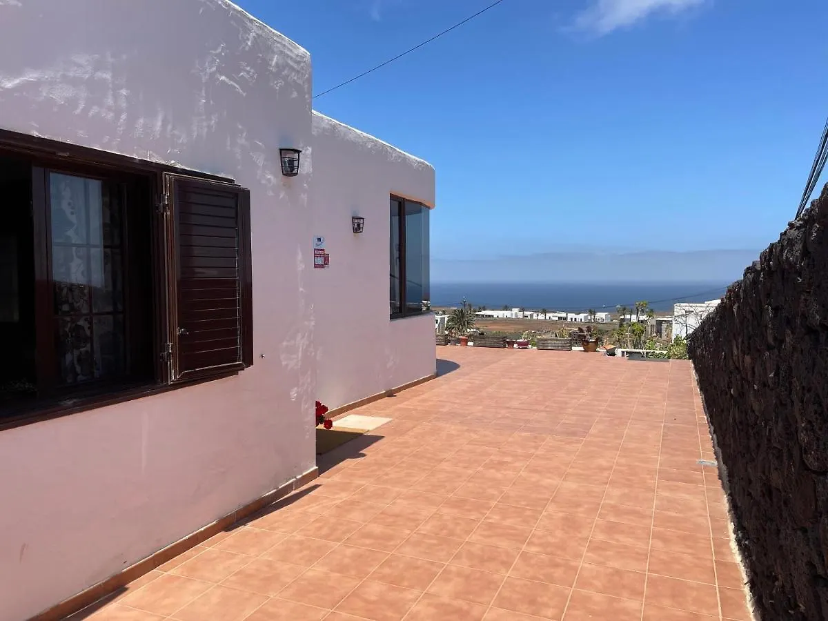 Casa El Guirre - Tinajo Villa